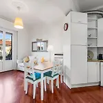 Tibaldi House - Cozy Two-room With Terrace شقة